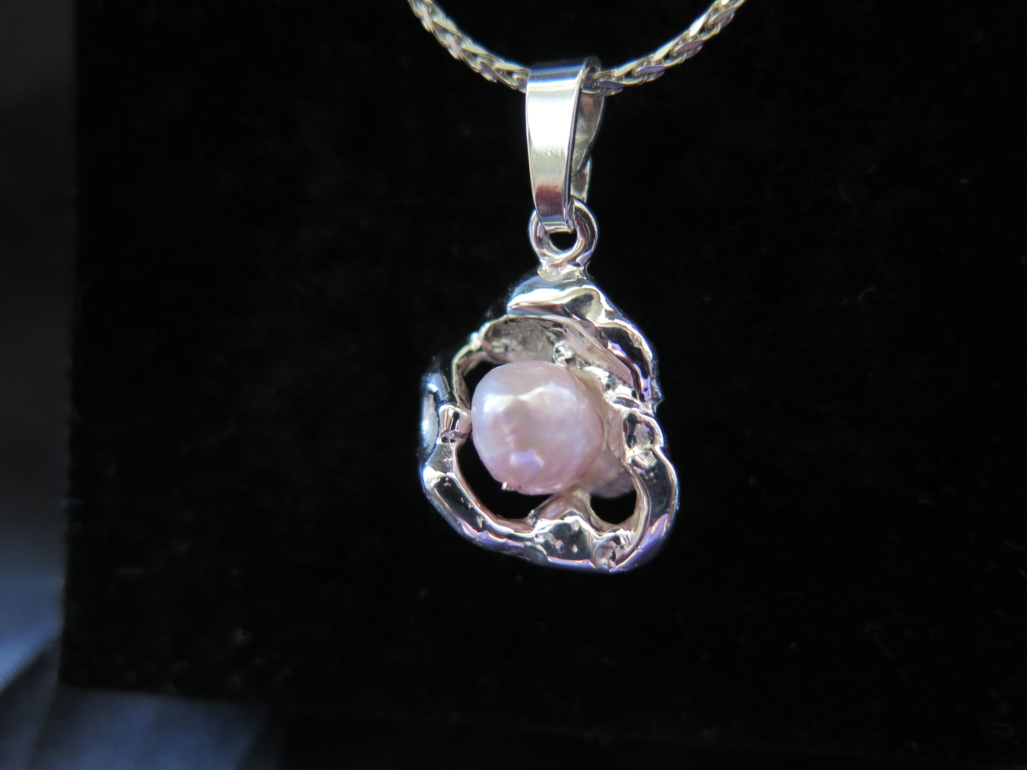 <b> No. 37</b> Sterling Silver (5.25g) and Pink Pearl