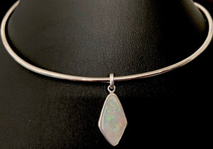 <b> No. 9 </b> Sterlingsilver and opal necklace